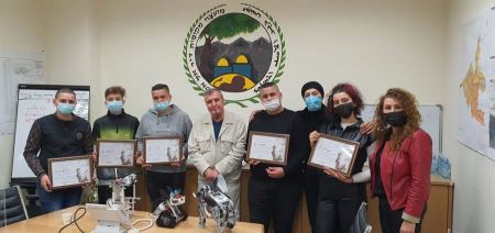 طلاب دير الأسد أبطال العالم في الروبوتيكا.